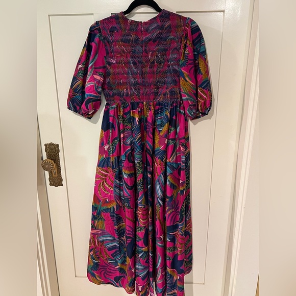Farm Rio NWT Rainbow Macaws Purple Puff Sleeve Smocked Midi Dress Women's SZ XS - Picture 6 of 16